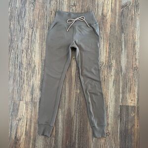 Avalanche Outdoor Supply Jogger Leggings Womens Sm Olive Green Drawstring Waist